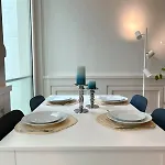 Elegant 2br Heart Of Apartament